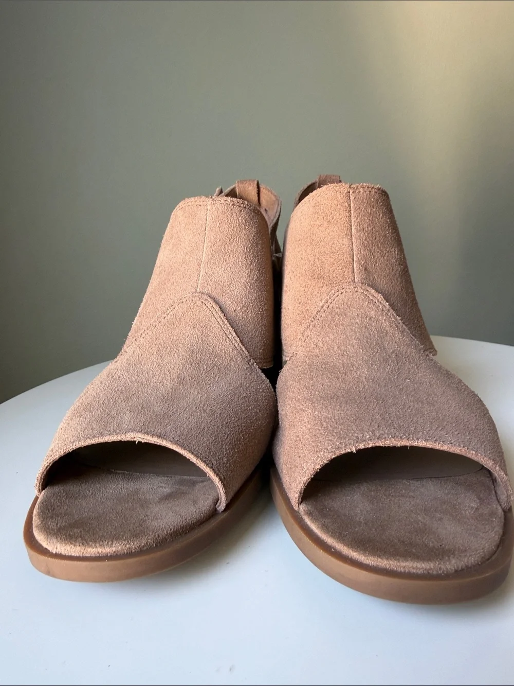 Koolaburra by UGG Suede Block Heel Sandals Ortholite Comfort open toe Adjustable